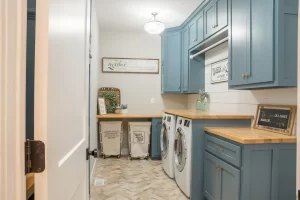 custom laundry room cabinets
